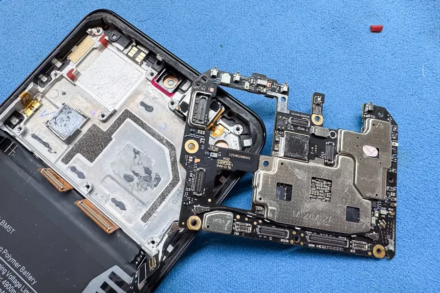 Xiaomi 13T 電源が入らない状態からのデータ復旧【基板修理】-7