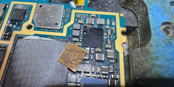 Xiaomi Mi5 の電源が入らなくなった【基板復旧修理】-2