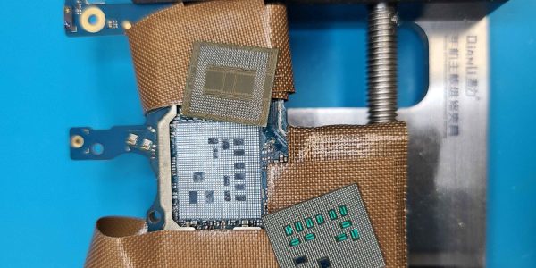 Xperia 1 Ⅶ 電源が入らない症状【データ復旧修理】- 大阪-8