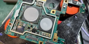 Xperia 5 Ⅴ 電源が入らない原因は本体の曲がり⁉【基板復旧修理】-4