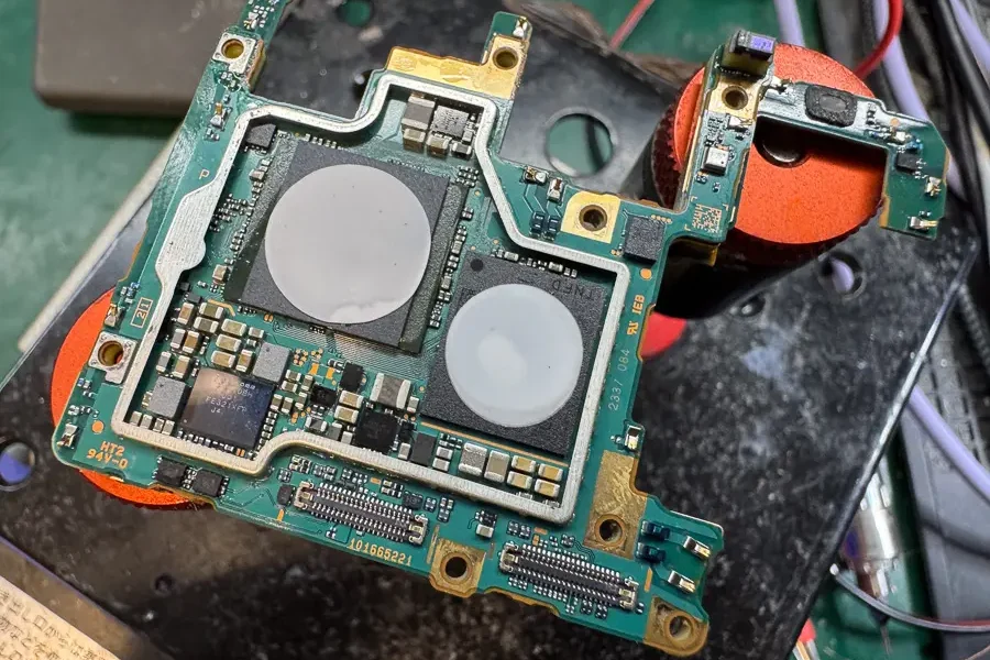 Xperia 5 Ⅴ 電源が入らない原因は本体の曲がり⁉【基板復旧修理】-4