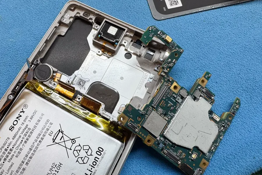Xperia 5 Ⅴ 電源が入らない原因は本体の曲がり⁉【基板復旧修理】-5