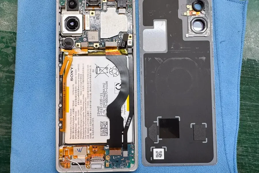 Xperia 5 Ⅴ 電源が入らない原因は本体の曲がり⁉【基板復旧修理】-6