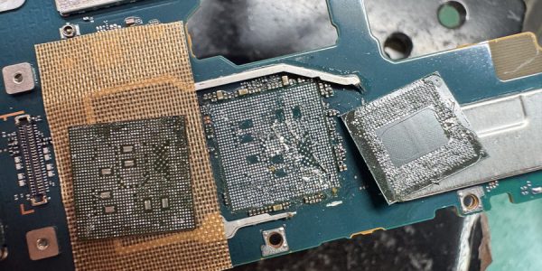 Xperia Pro-I ロゴでループして電源が入らない状態からデータ復旧【基板修理】-04