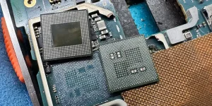 Xperia XZ2 Premium の電源が入らなくなった【基板復旧修理】-4