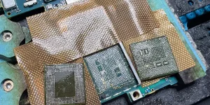 Xperia XZ2 突然電源が入らなくなってしまった【基板復旧修理】-3