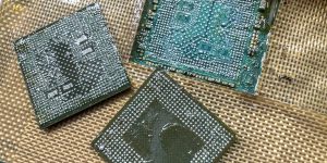 Xperia5 起動しない症状の修理（他店基板修理失敗品）-4