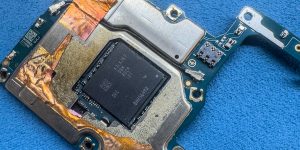 Zenfone8起動しない（基板修理）-4