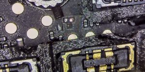 iphone8 他社でバッテリー交換後バッテリーと充電を認識しない-5