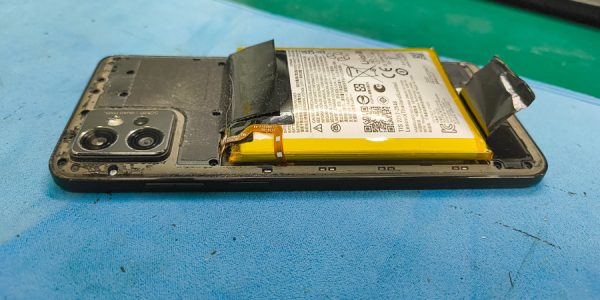 motorola moto g32 膨張バッテリー交換修理【即日対応】-13