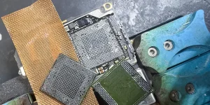 急に電源が入らなくなってしまった Huawei Mate 9の修理【基板復旧】-4