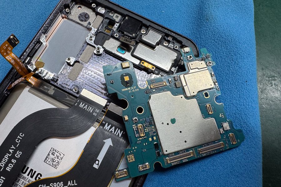 電源の入らないGalaxy S22+を基板修理で復旧【他社修理失敗品】-7 電源の入らないGalaxy S22+を基板修理で復旧【他社修理失敗品】-7